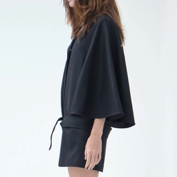 Julieta Suarez wool Jacket Lapel Cape, Size S, color Black/ Gold. - Picture 7 of 9